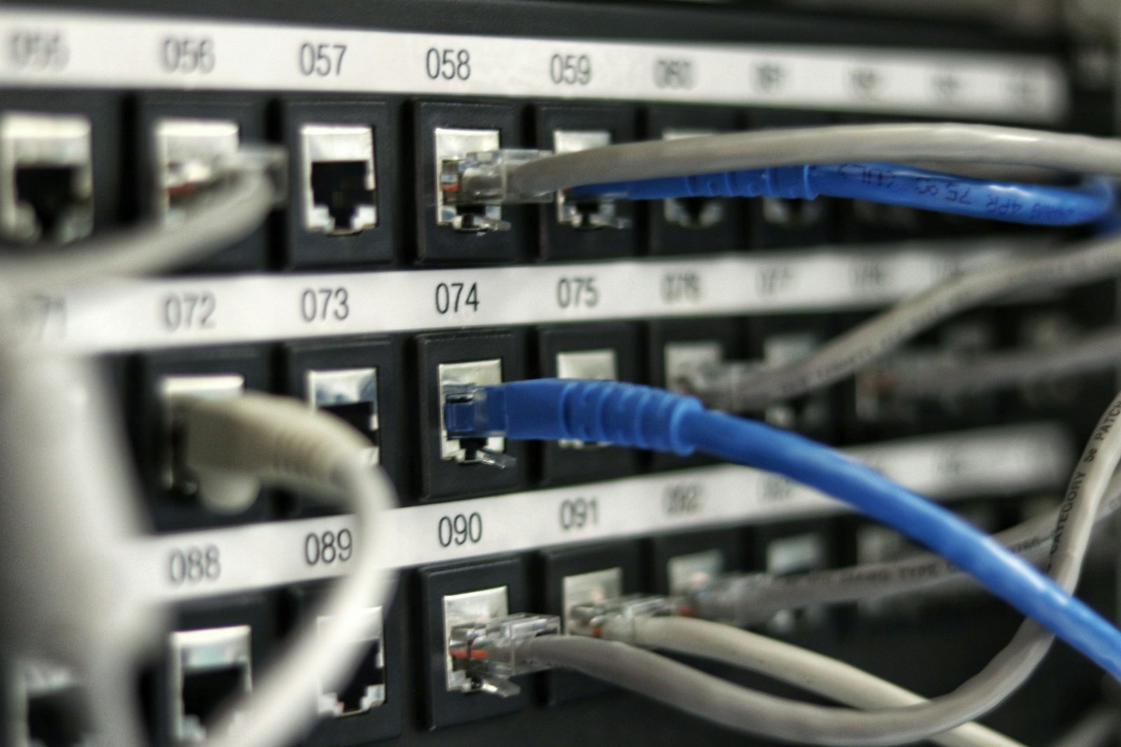Netzwerk- und Datenverkabelung von Elektro Wildschütz GmbH – strukturierte Verkabelung in Neuss